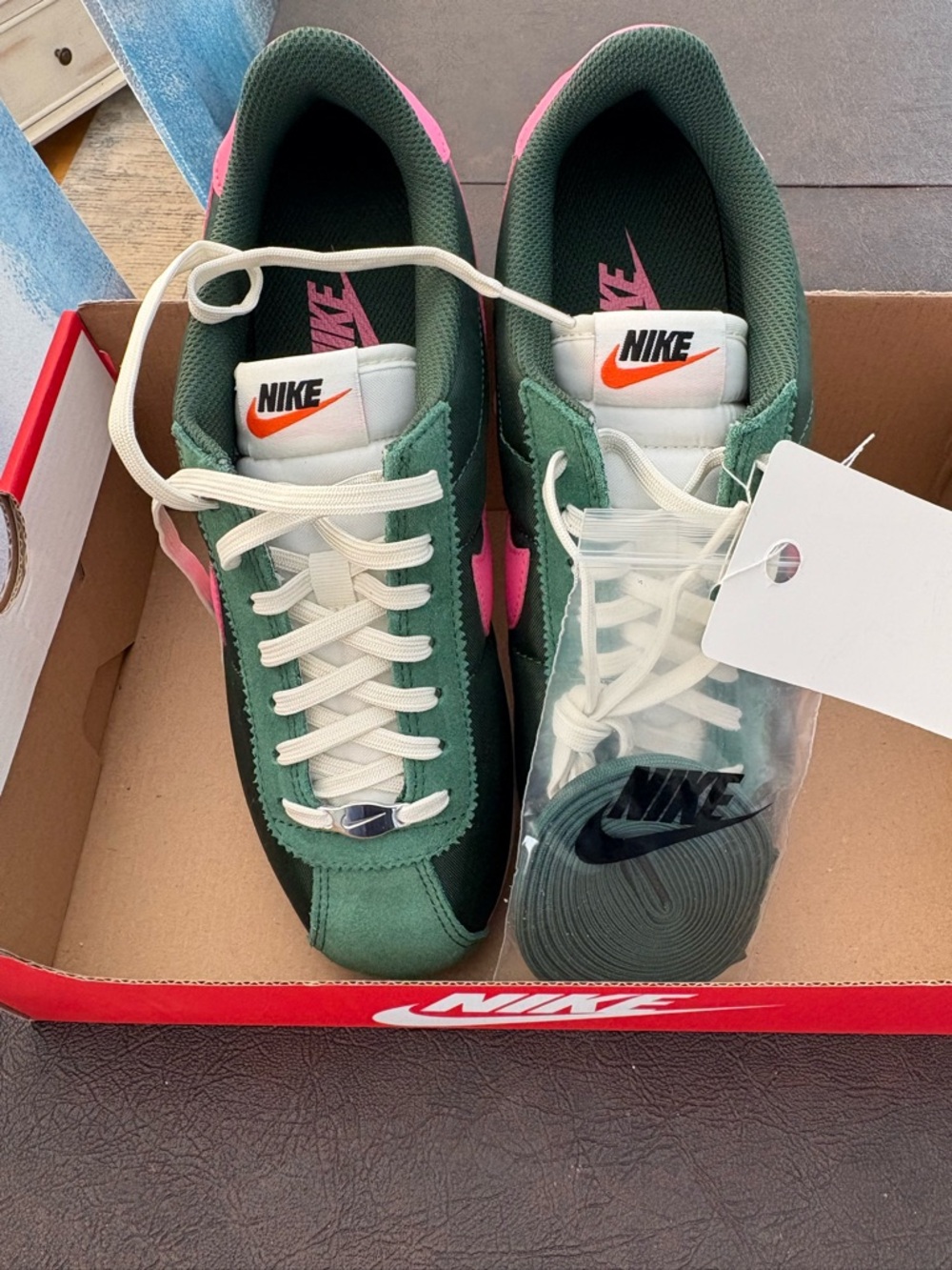 Nike Cortez Women's Green and Pink 8W/6.5Y Sneakers